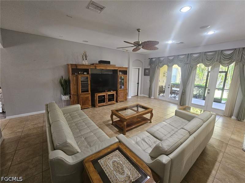 4 bedroom SingleFamilyResidence at 3033 Via Rialto St, Promenade East, Fort Myers — photo 4