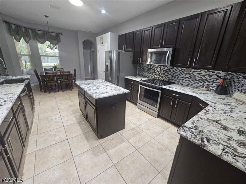 4 bedroom SingleFamilyResidence at 3033 Via Rialto St, Promenade East, Fort Myers — photo 5