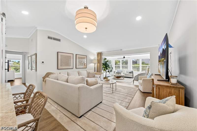 4 bedroom SingleFamilyResidence at 1251 Par View Dr, Beachview Country Club Estates, Sanibel — photo 3
