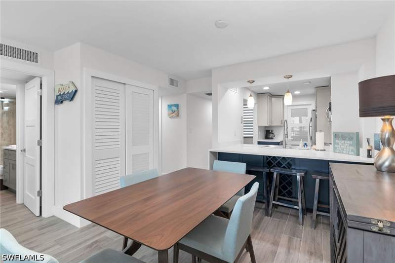 2 bedroom Condominium at 591 Seaview Ct A402, South Seas, Marco Island — photo 5