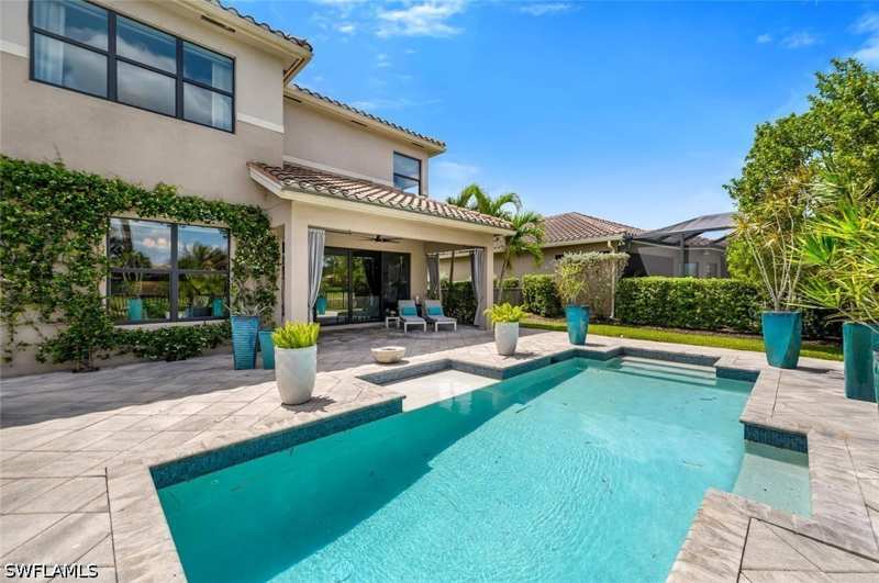 5 bedroom SingleFamilyResidence at 13539 Mandarin Cir, Marbella Isles, Naples — photo 1
