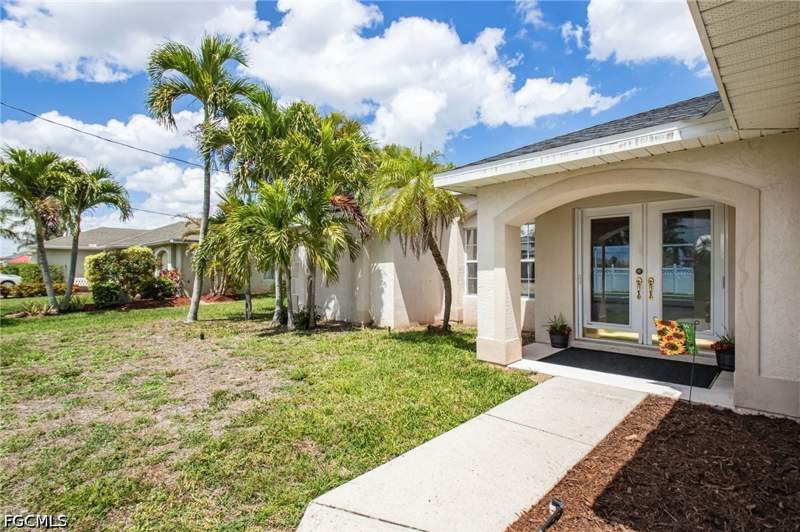 3 bedroom SingleFamilyResidence at 5333 SW 16th Pl, Cape Coral, Cape Coral — photo 4