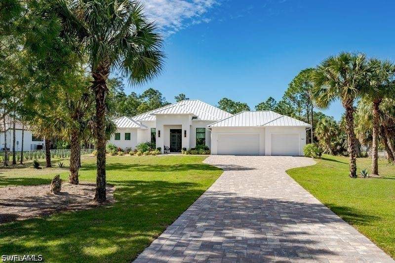 4 bedroom SingleFamilyResidence at 709 15th St SW, Golden Gate Estates, Naples — photo 2
