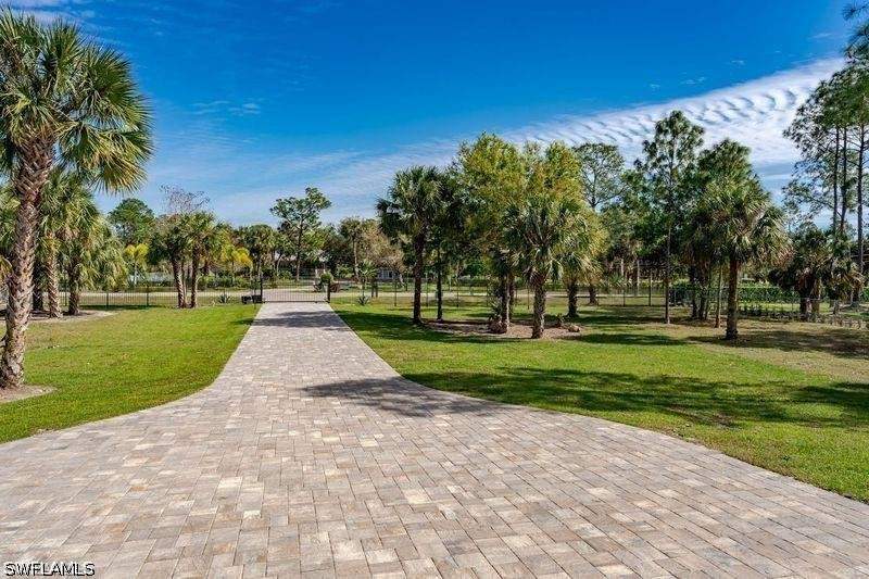4 bedroom SingleFamilyResidence at 709 15th St SW, Golden Gate Estates, Naples — photo 3