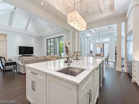 545 13th Ave S, Naples FL - photo 6 of 25