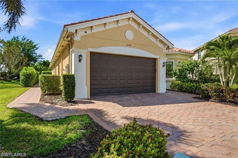 4 bedroom SingleFamilyResidence at 3098 Hudson Ter, Riverstone, Naples — photo 4