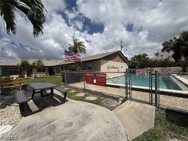 2 bedroom Attached at 619 SE 47th St 5, Plaza 47 Condominium, Cape Coral — photo 4