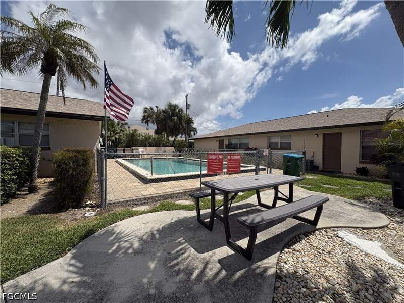 2 bedroom Attached at 619 SE 47th St 5, Plaza 47 Condominium, Cape Coral — photo 5