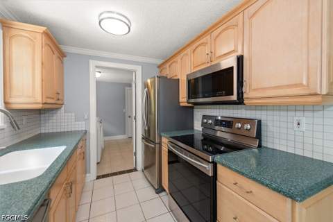 4639 Robin Ave, Naples FL - photo 11 of 30