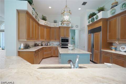710 Shadow Lake Ln, Naples FL - photo 11 of 36