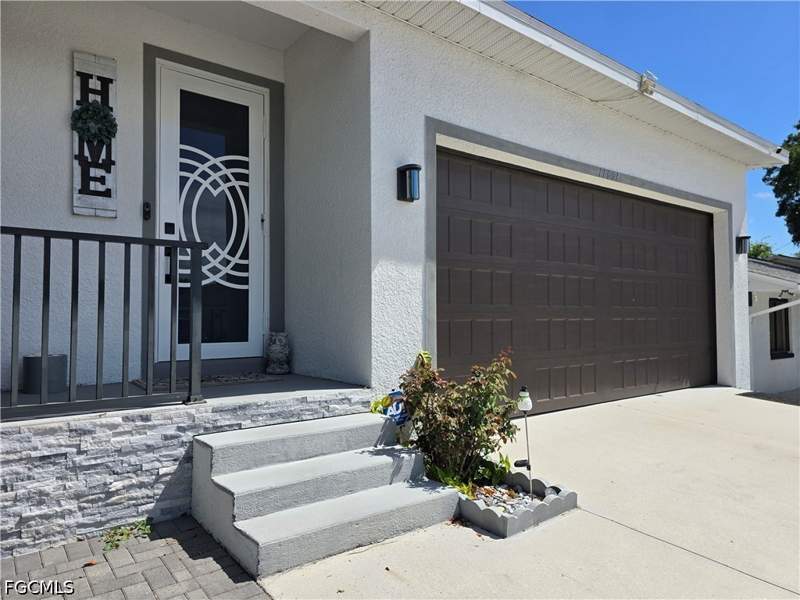 4 bedroom SingleFamilyResidence at 11661 Chapman Ave, Imperial Gates, Bonita Springs — photo 2