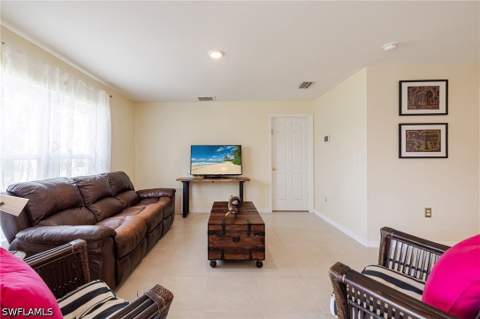 1607 NE 35th Ln, Cape Coral FL - photo 15 of 27