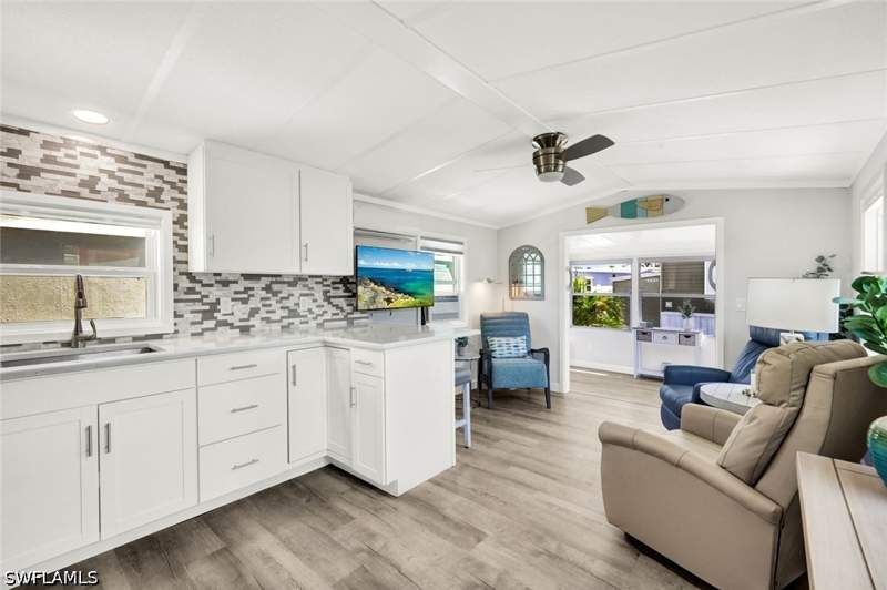 1 bedroom ManufacturedHome at 414 Papaya St 53, Drop Anchor Mobile Home, Goodland — photo 5