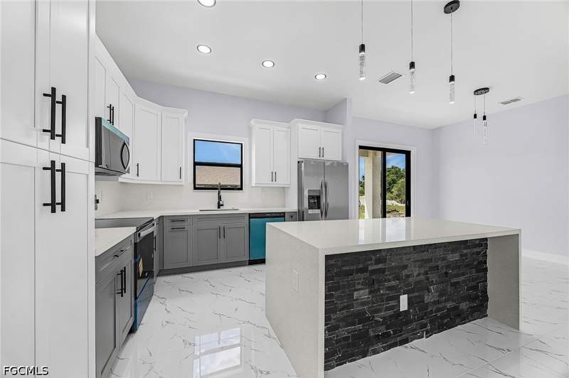 4 bedroom SingleFamilyResidence at 2700 41st St W, Lehigh Acres, Lehigh Acres — photo 5