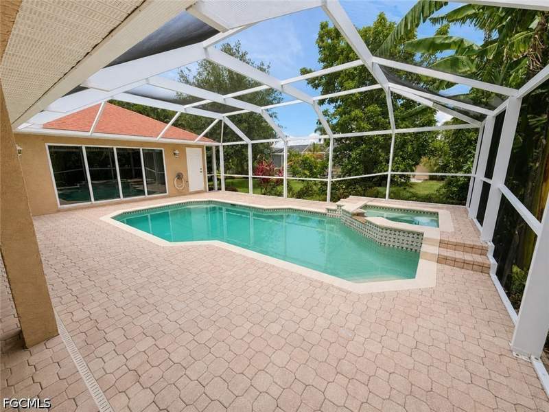 4 bedroom SingleFamilyResidence at 4341 SW 25th Ct, Cape Coral, Cape Coral — photo 4