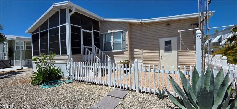 2 bedroom ManufacturedHome at 3056 Sloop Ln, Cherry Estates, St James City — photo 2