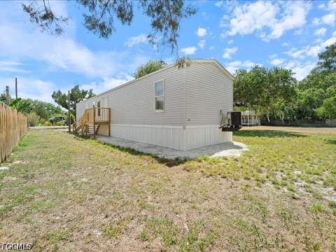 1038 Canopy Ln, Moore Haven FL - photo 6 of 21