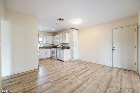 935 Hearty St, North Fort Myers FL - photo 11 of 32