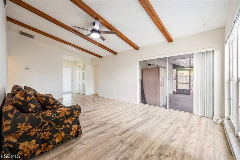 3 bedroom SingleFamilyResidence at 935 Hearty St, North Fort Myers, North Fort Myers — photo 4