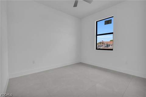 913 Mildred Ave S, Lehigh Acres FL - photo 11 of 39