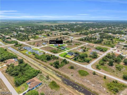 913 Mildred Ave S, Lehigh Acres FL - photo 21 of 39