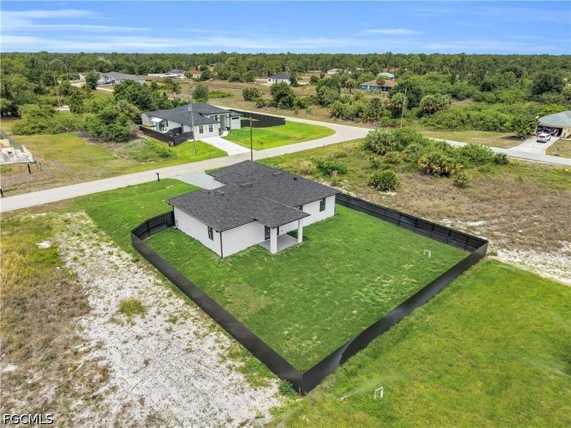3 bedroom SingleFamilyResidence at 913 Mildred Ave S, Lehigh Acres, Lehigh Acres — photo 4