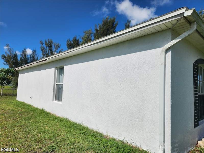 3 bedroom SingleFamilyResidence at 2508 NW 12th St, Cape Coral, Cape Coral — photo 2