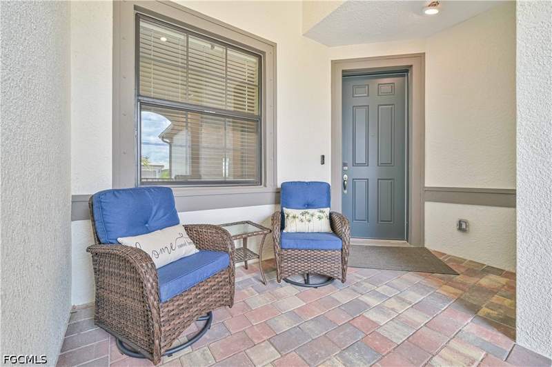 2 bedroom Attached at 16688 Rolling Rock Blvd, Country Club, Alva — photo 2