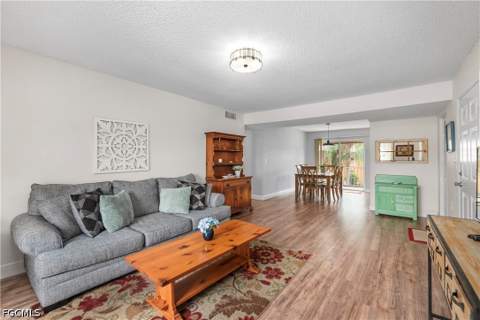 12620 Kenwood Ln C, Fort Myers FL - photo 6 of 21