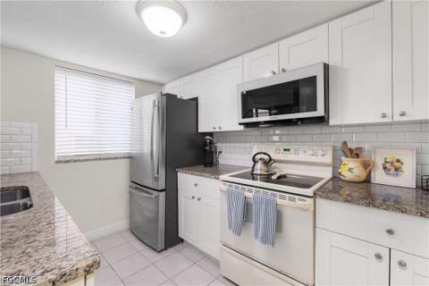 12620 Kenwood Ln C, Fort Myers FL - photo 8 of 21