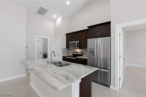 2713 SW Embers Ter, Cape Coral FL - photo 12 of 40