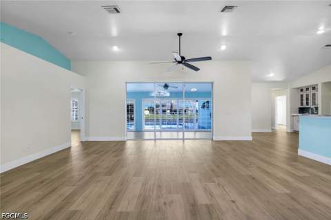 223 NW 5th Ter, Cape Coral FL - photo 10 of 33