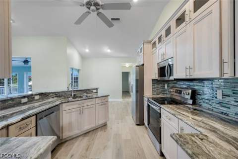 223 NW 5th Ter, Cape Coral FL - photo 13 of 33