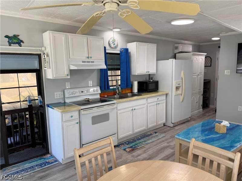 1 bedroom ManufacturedHome at 19681 Summerlin #395 Rd 395, Palmetto Palms R V, Fort Myers — photo 3