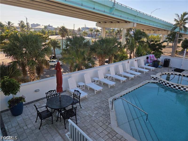 1 bedroom Condominium at 450 Old San Carlos Blvd SW 309, Harbour House At The Inn, Fort Myers Beach — photo 3