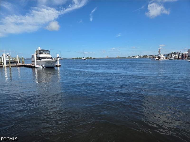 1 bedroom Condominium at 450 Old San Carlos Blvd SW 309, Harbour House At The Inn, Fort Myers Beach — photo 5