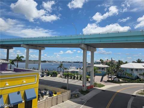 450 Old San Carlos Blvd SW 309, Fort Myers Beach FL - photo 8 of 31