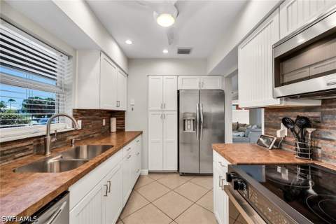 146 Greenbrier St, Marco Island FL - photo 11 of 38