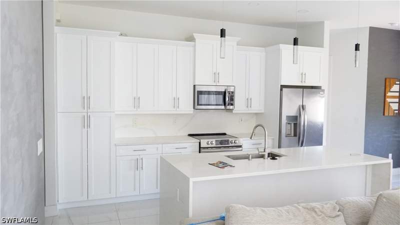 4 bedroom SingleFamilyResidence at 502 Tropicana Pkwy W, Cape Coral, Cape Coral — photo 4