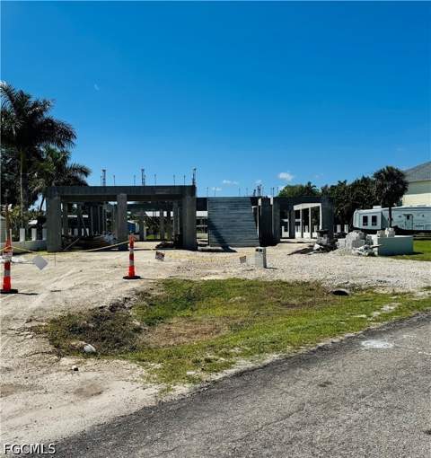 326 Shore Dr, Fort Myers FL - photo 8 of 39