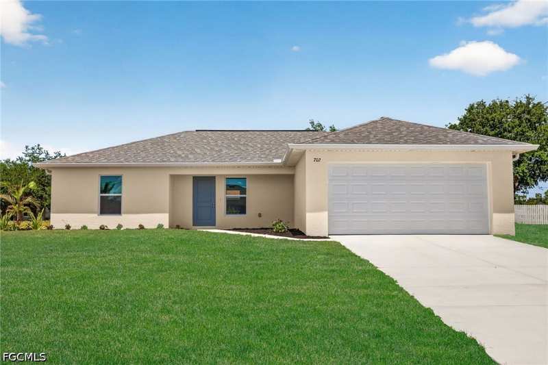 3 bedroom SingleFamilyResidence at 702 NW Douglas Cir, Cape Coral, Cape Coral — photo 1