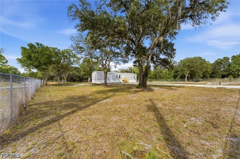 3 bedroom ManufacturedHome at 169 Avenida Del Sur, Montura Ranch Estates, Clewiston — photo 2