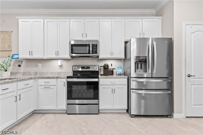 3 bedroom Attached at 4287 Lemongrass Dr, Castalina, Fort Myers — photo 4