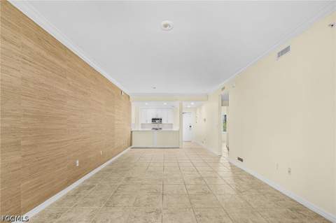 221 9th St S 301, Naples FL - photo 10 of 47