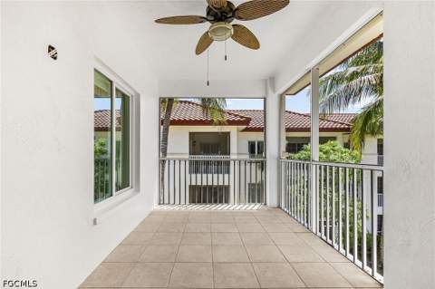 221 9th St S 301, Naples FL - photo 21 of 47
