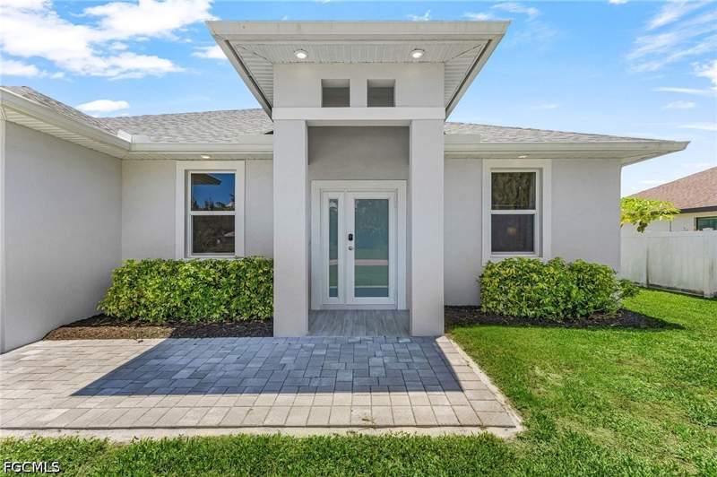 4 bedroom SingleFamilyResidence at 1015 SW 15th Pl, Cape Coral, Cape Coral — photo 3