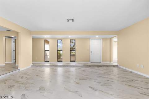 920 SE 21st St, Cape Coral FL - photo 11 of 27