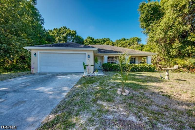 3 bedroom SingleFamilyResidence at 2807 51st St W, Lehigh Acres, Lehigh Acres — photo 2