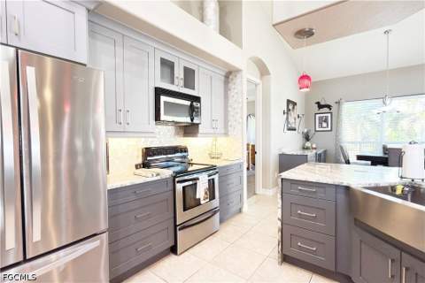 8723 S Lake Cir, Fort Myers FL - photo 8 of 49