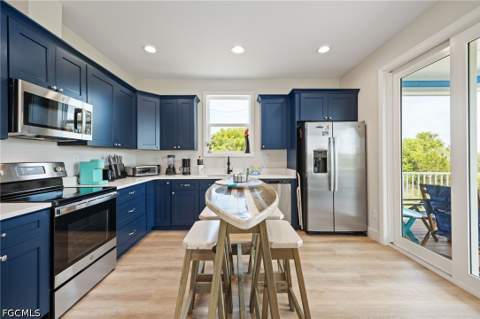 261 Donora Blvd, Fort Myers Beach FL - photo 11 of 47